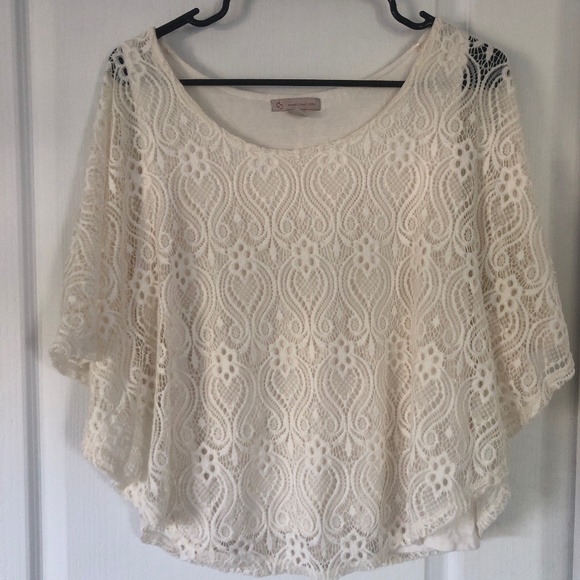 DB Established 1962 Beautiful ivory Lace Shawl Style Top - Picture 1 of 3